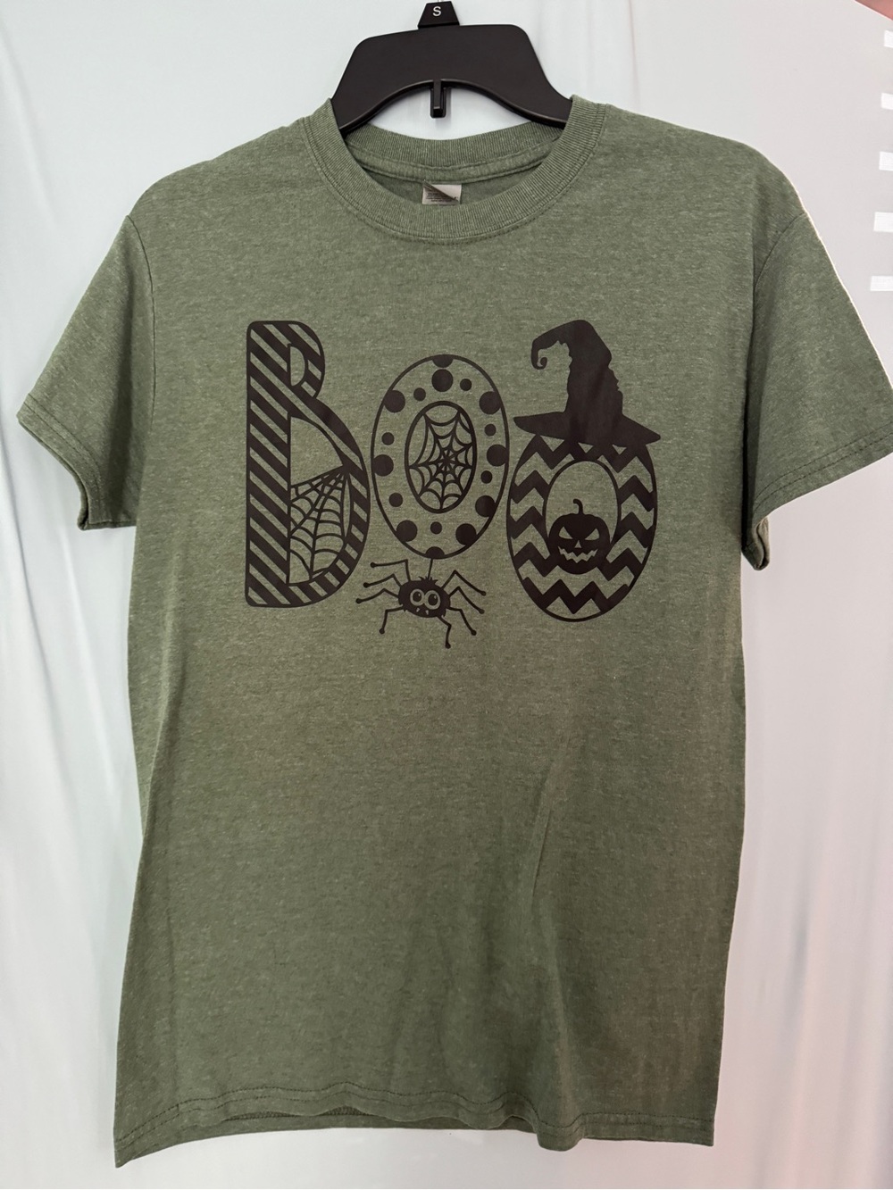 Gildan Graphic T-shirt Womens Small Hunter Green Boo Halloween